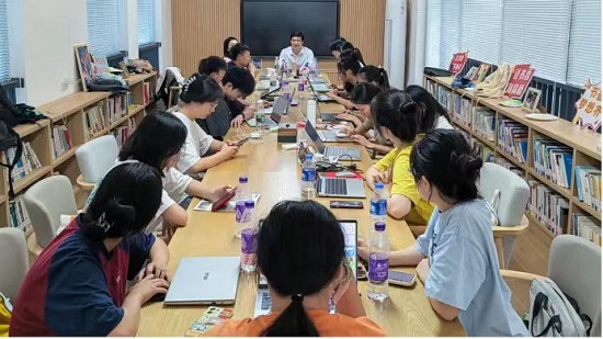 1688979469733048785.jpg 暖心看望照片.jpg