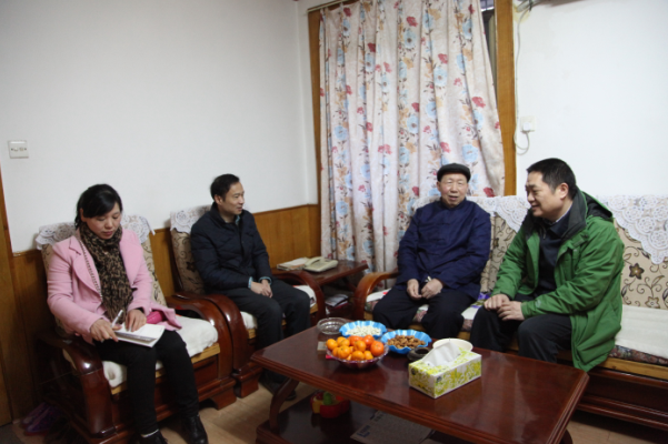 1507704297898035467.png 肖湘愚、晏金平走访慰问必威betway西汉姆退休的原校长兼党委书记刘畅鹏.png