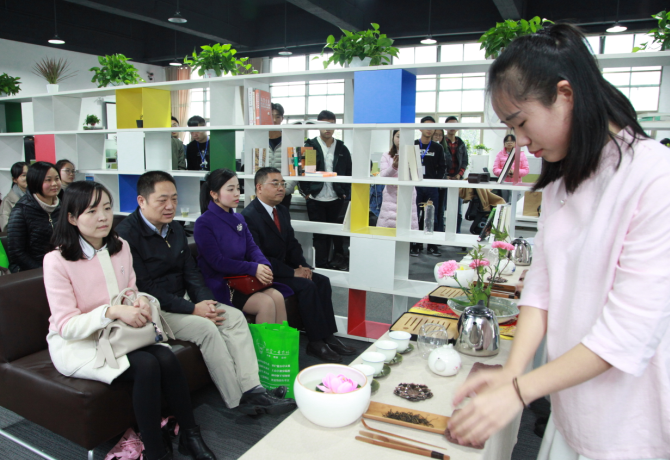 1512035490708088412.png 4 茶艺表演.png